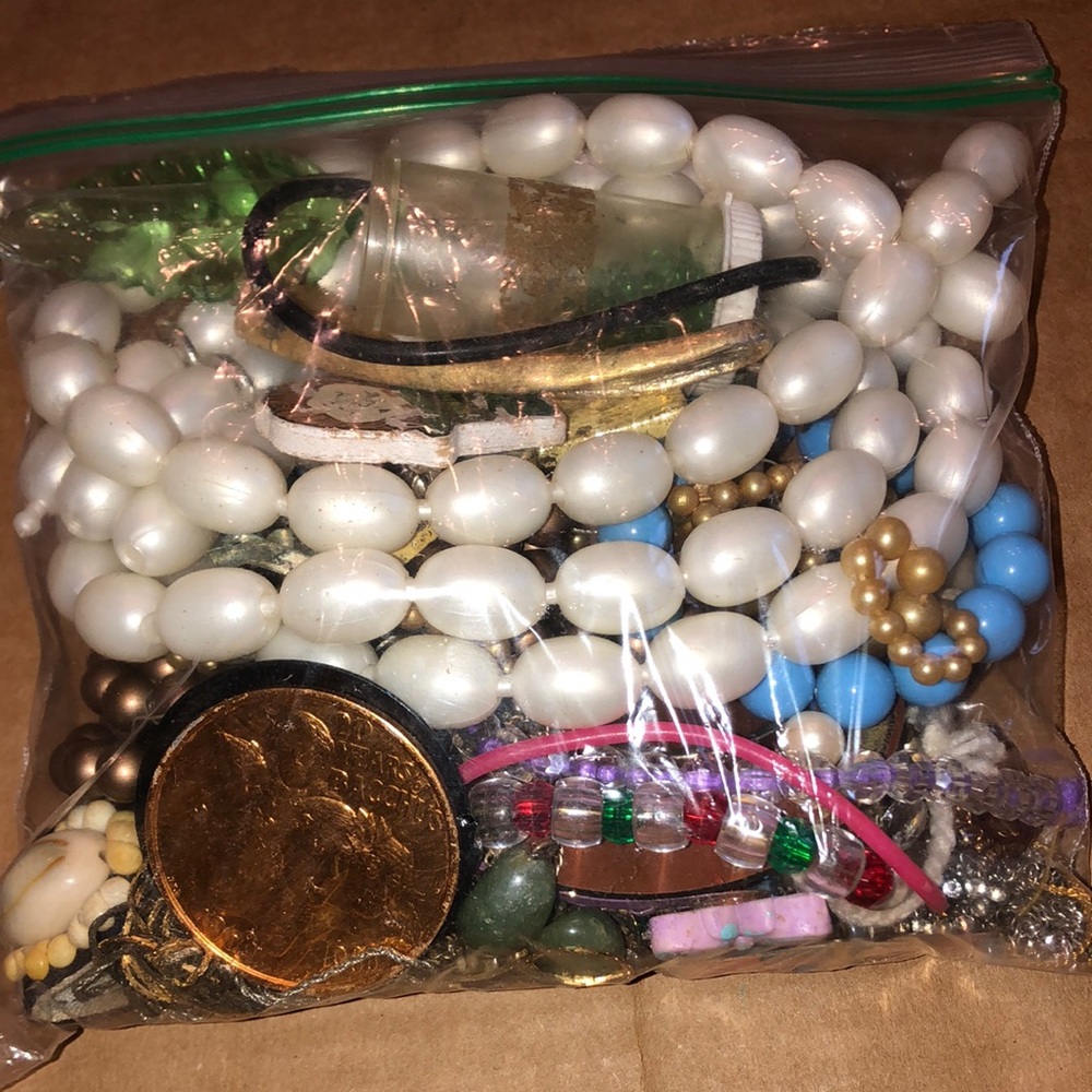 Broken DIY Crafting Vintage Costume Jewelry Lot